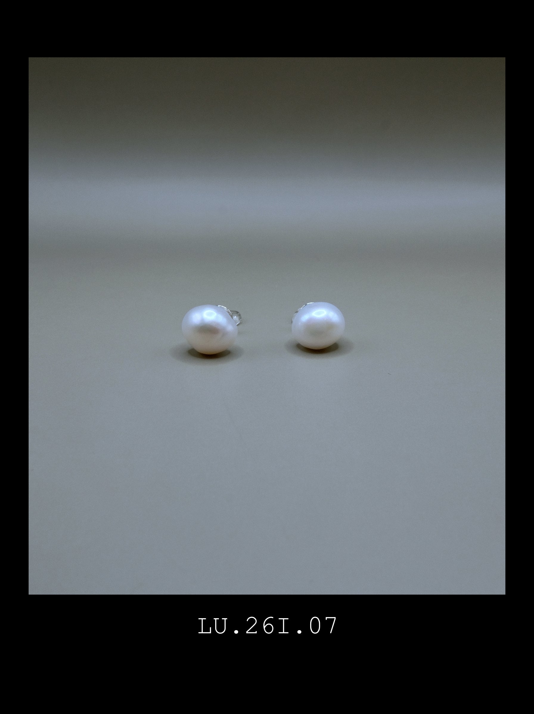 "The Lune" | Classic White Baroque Pearl Studs (No. LU.26I.07)