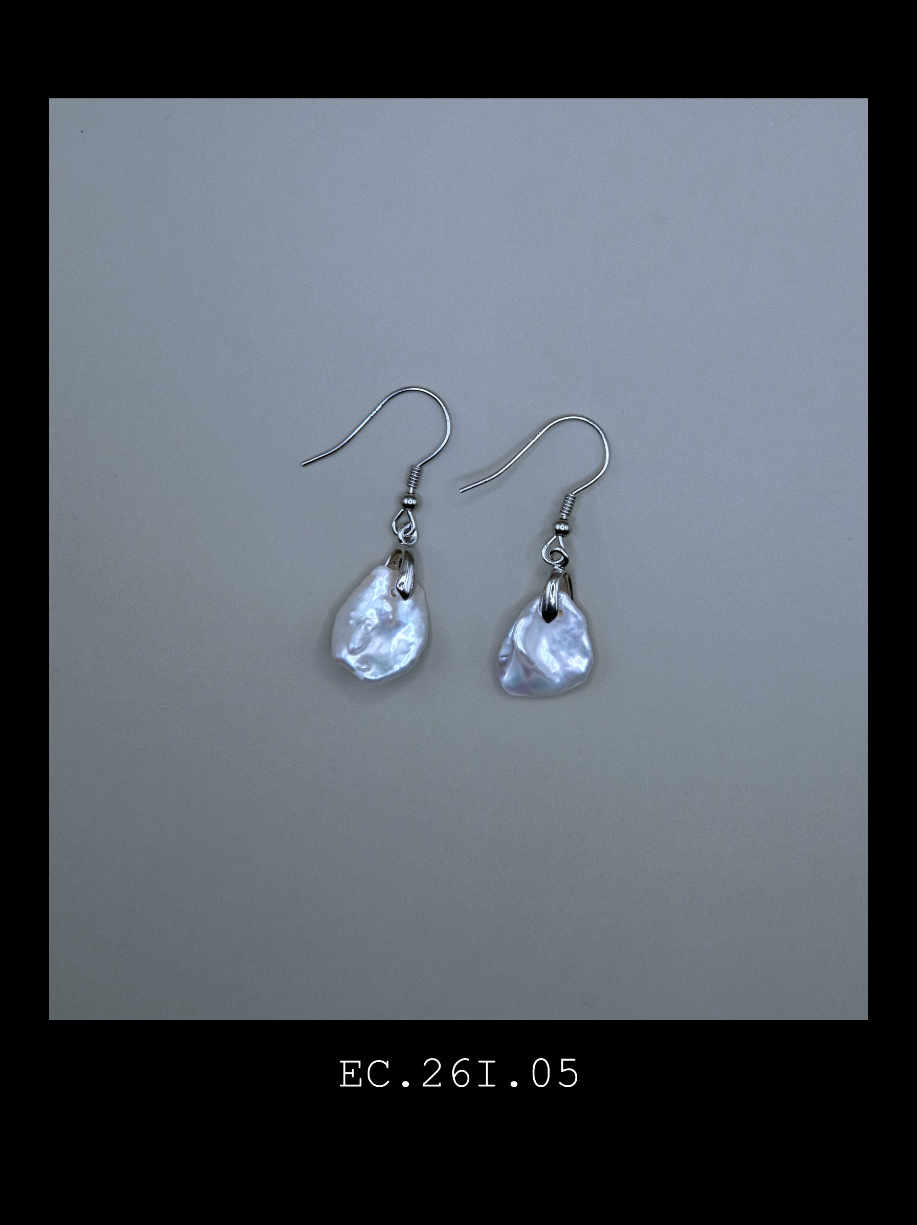 "The Éclat" | Petal Shape Baroque Pearl Drop Earrings (No. EC.26I.05)