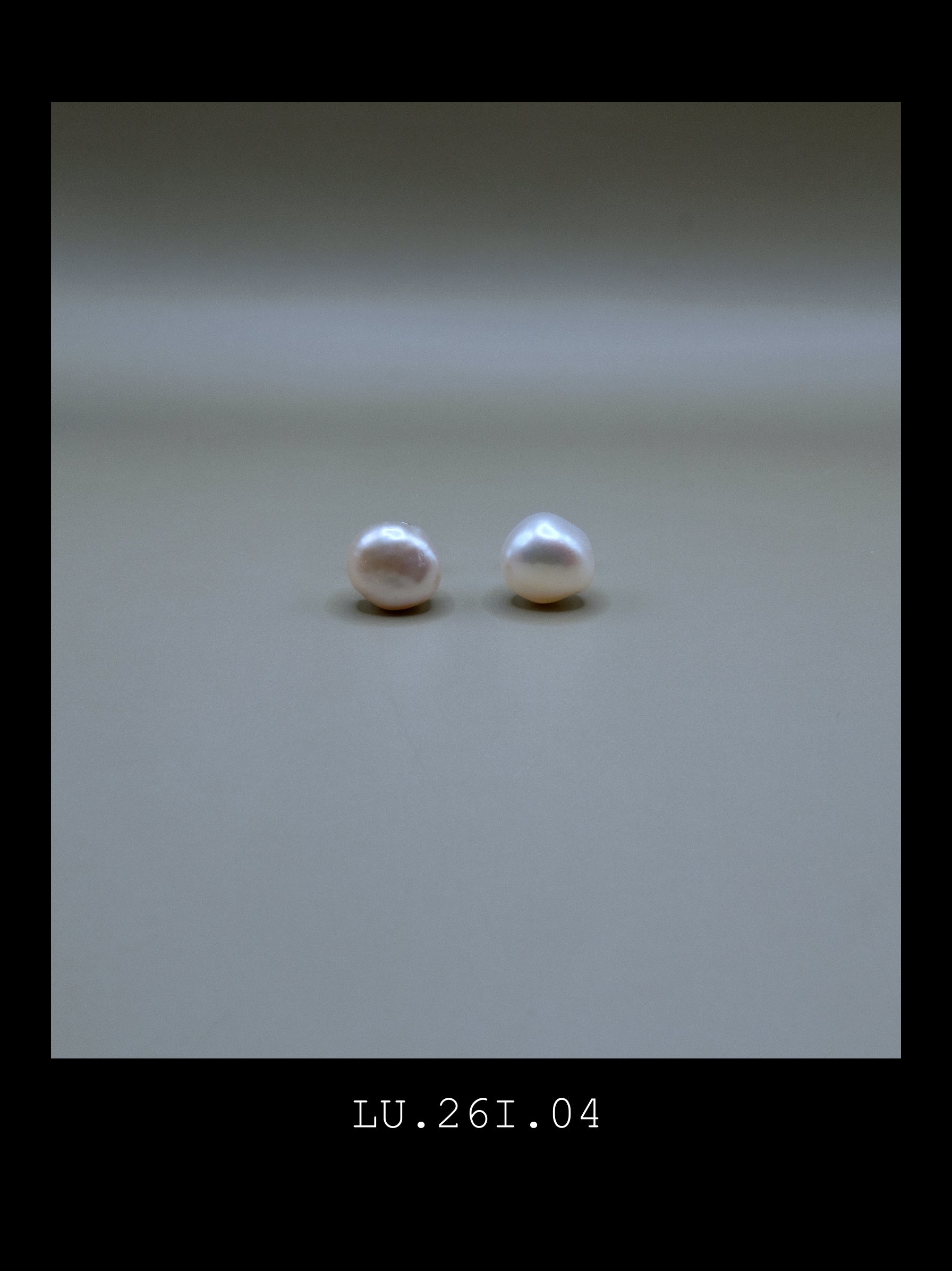 "The Lune" | Classic White Baroque Pearl Studs (No. LU.26I.04)