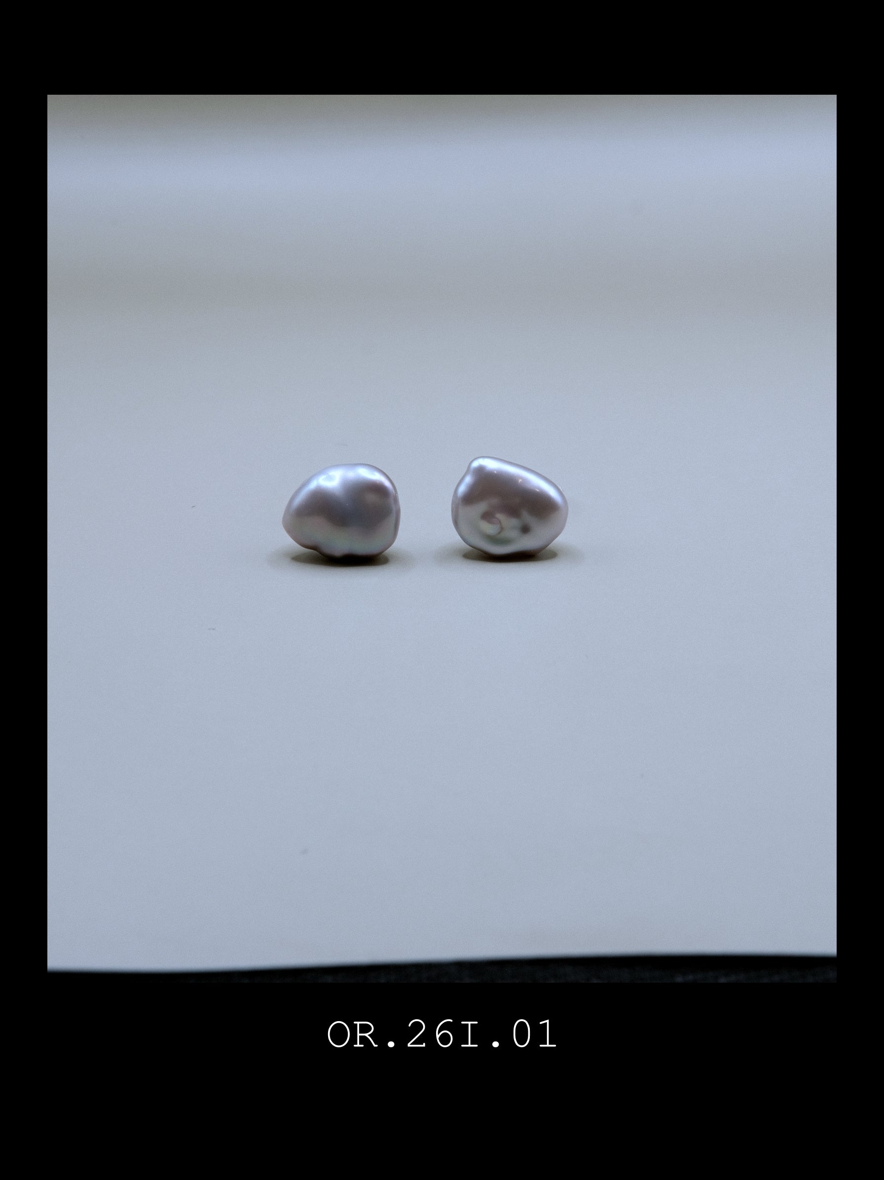 "The Ore" | Silver Grey Baroque Pearl (No. OR.26I.01)