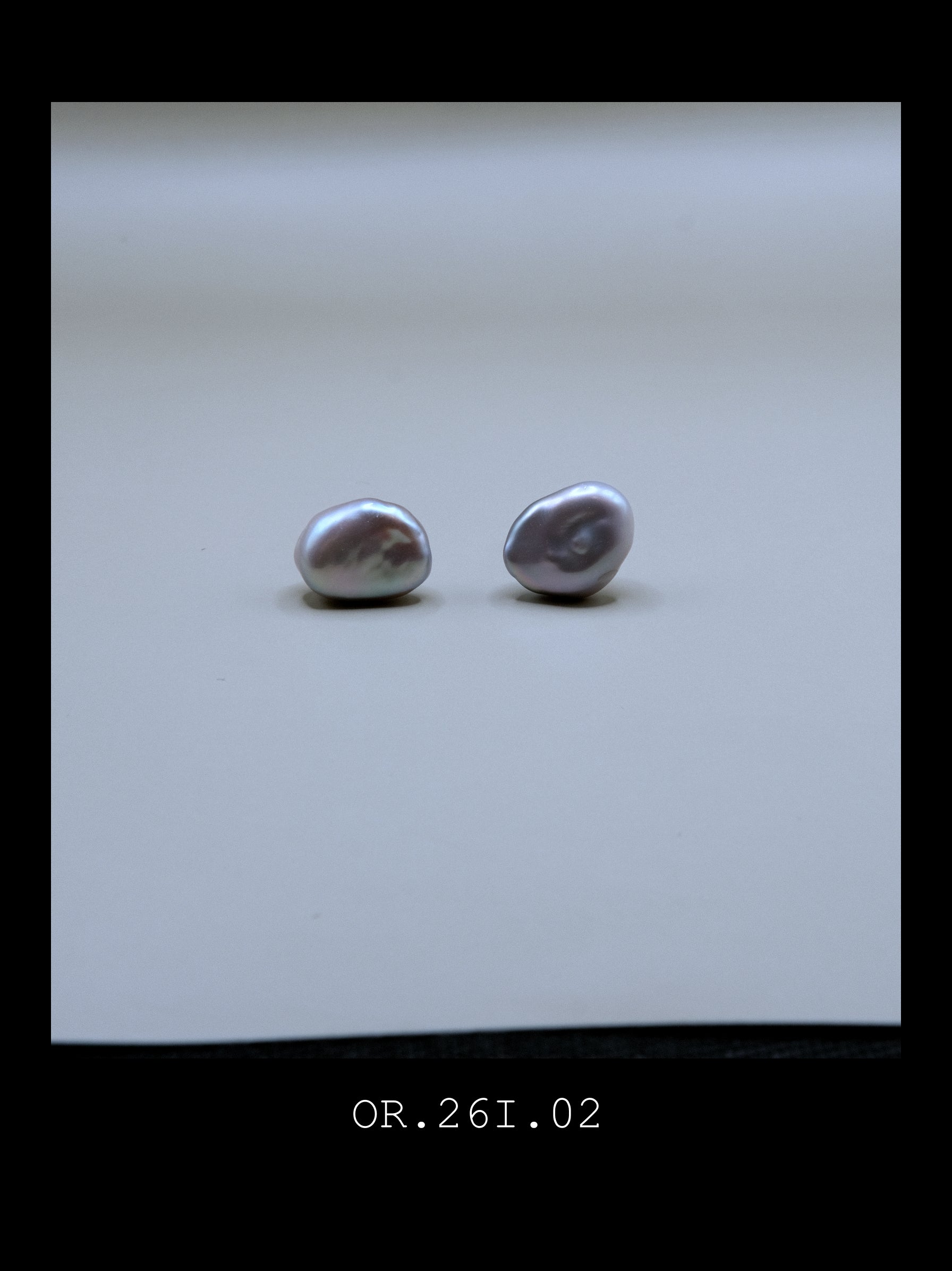 "The Ore" | Silver Grey Baroque Pearl (No. OR.26I.02)