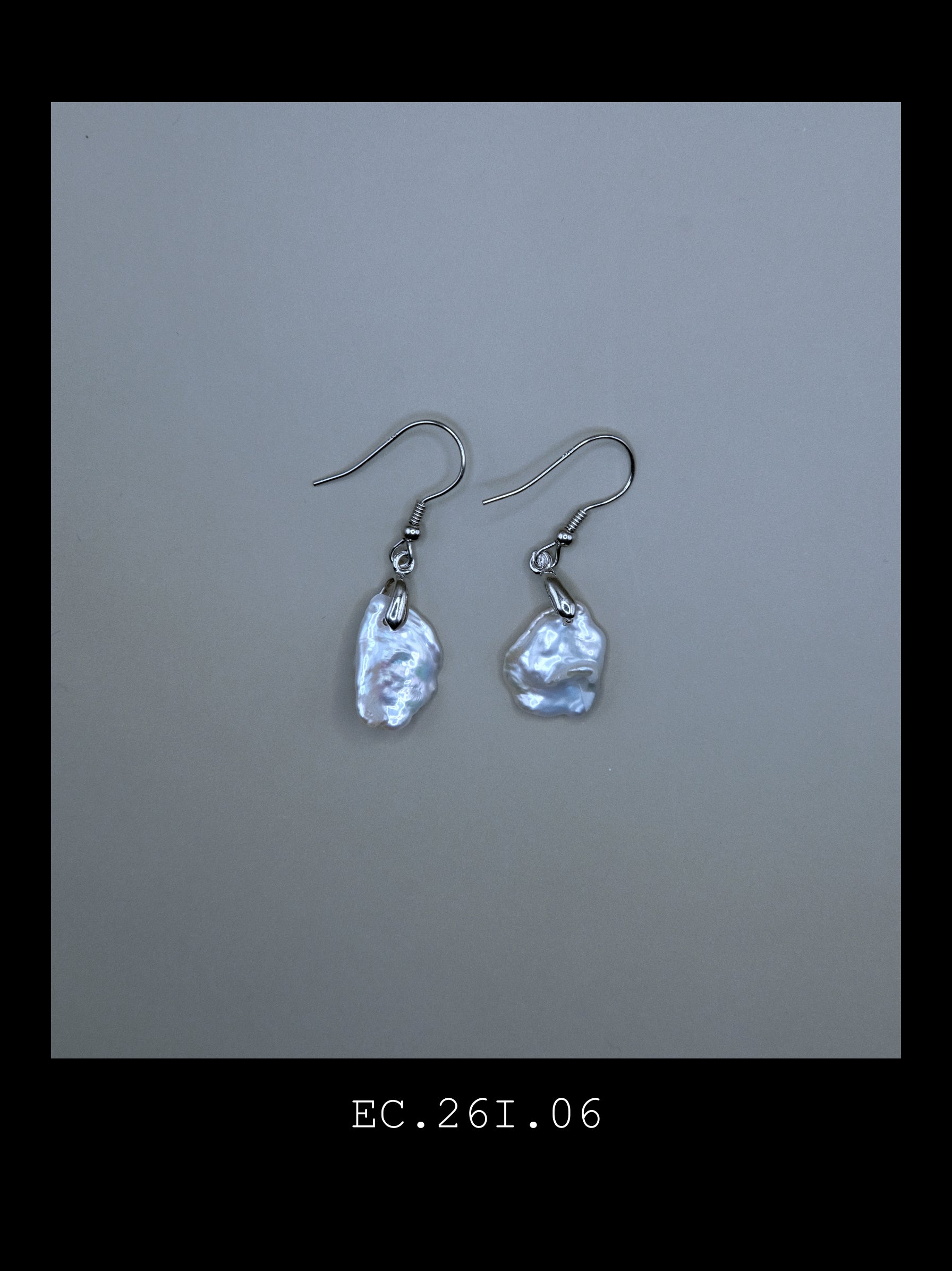 "The Éclat" | Petal Shape Baroque Pearl Drop Earrings (No. EC.26I.06)
