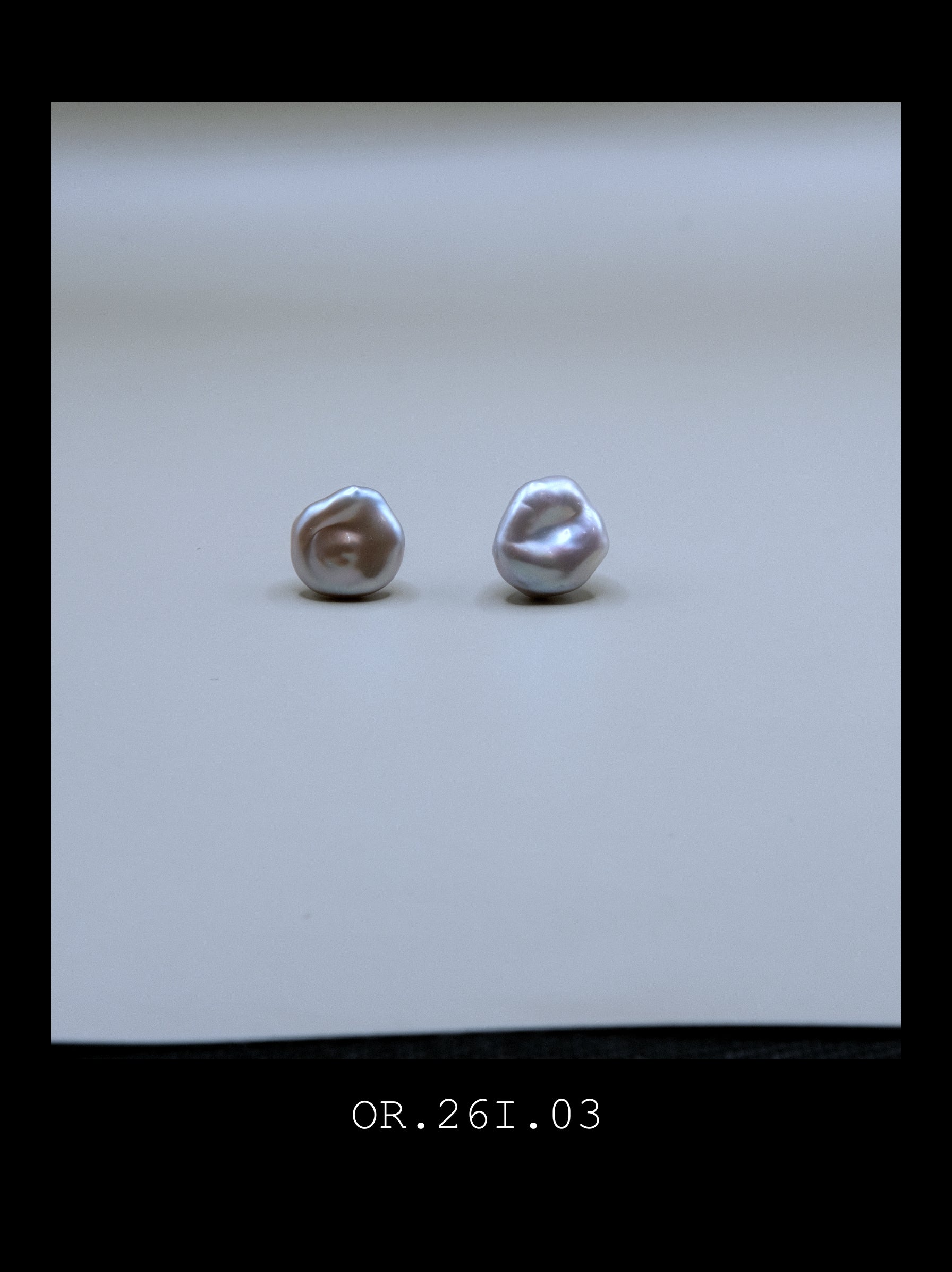 "The Ore" | Silver Grey Baroque Pearl (No. OR.26I.03)