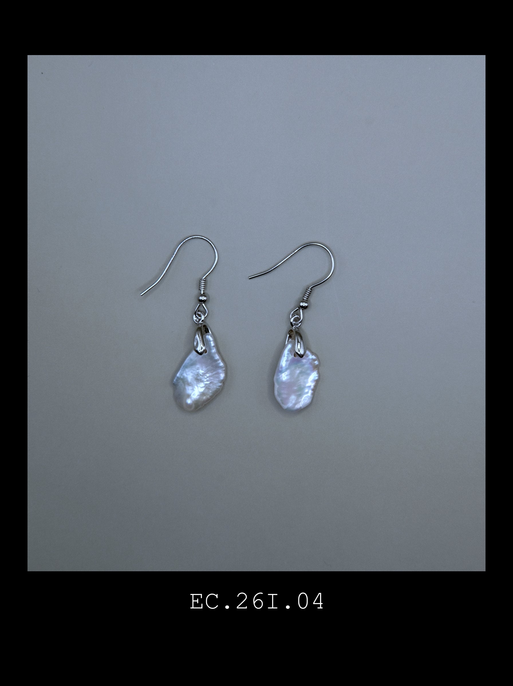 "The Éclat" | Petal Shape Baroque Pearl Drop Earrings (No. EC.26I.04)