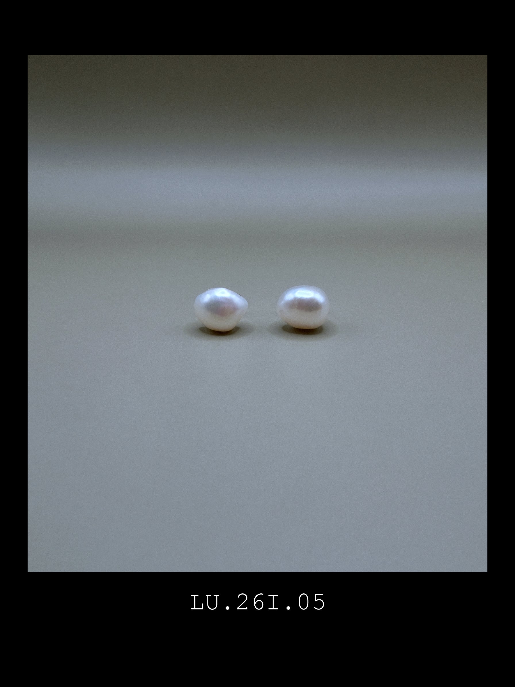 "The Lune" | Classic White Baroque Pearl Studs (No. LU.26I.05)
