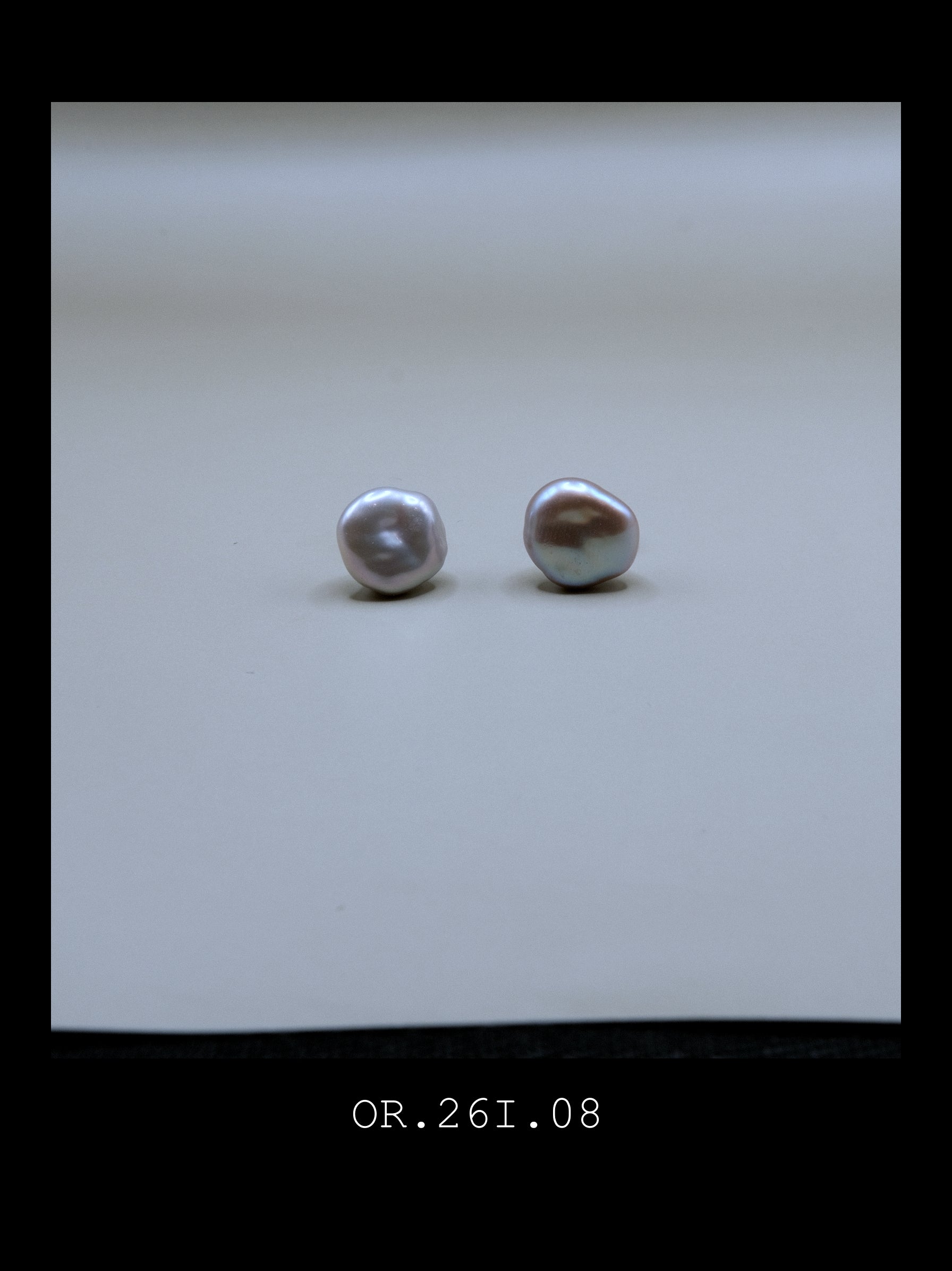 "The Ore" | Silver Grey Baroque Pearl (No. OR.26I.08)