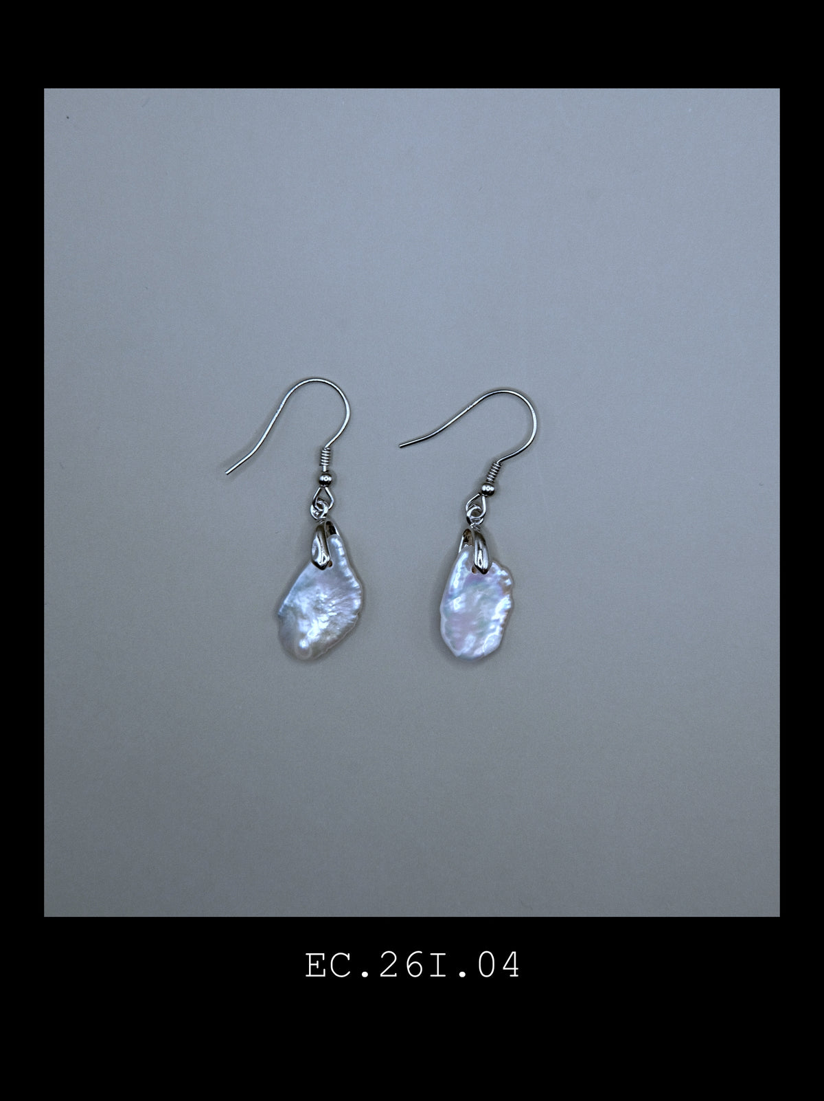 "The Éclat" | Petal Shape Baroque Pearl Drop Earrings (No. EC.260816.04)