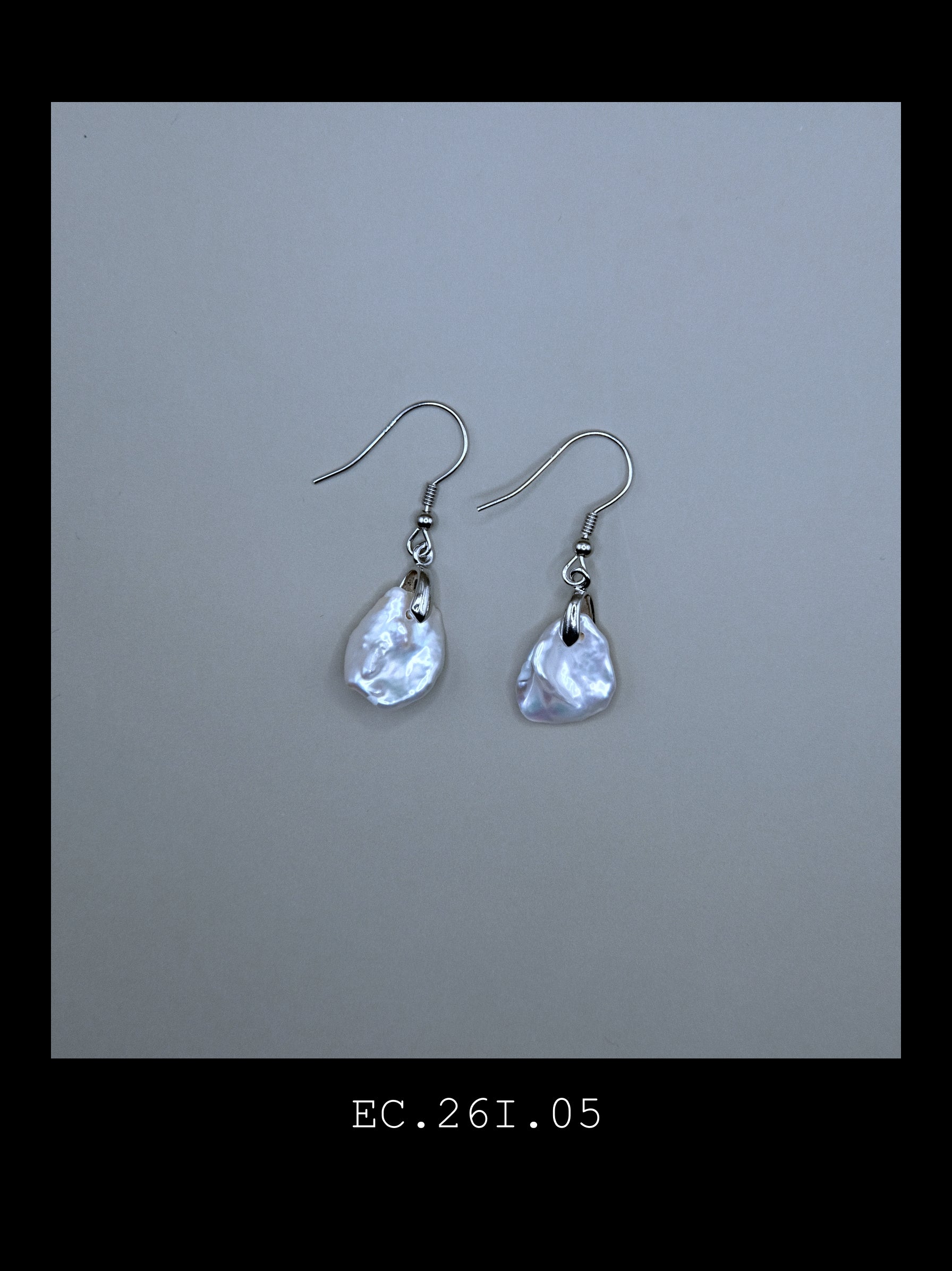 "The Éclat" | Petal Shape Baroque Pearl Drop Earrings (No. EC.260816.03)