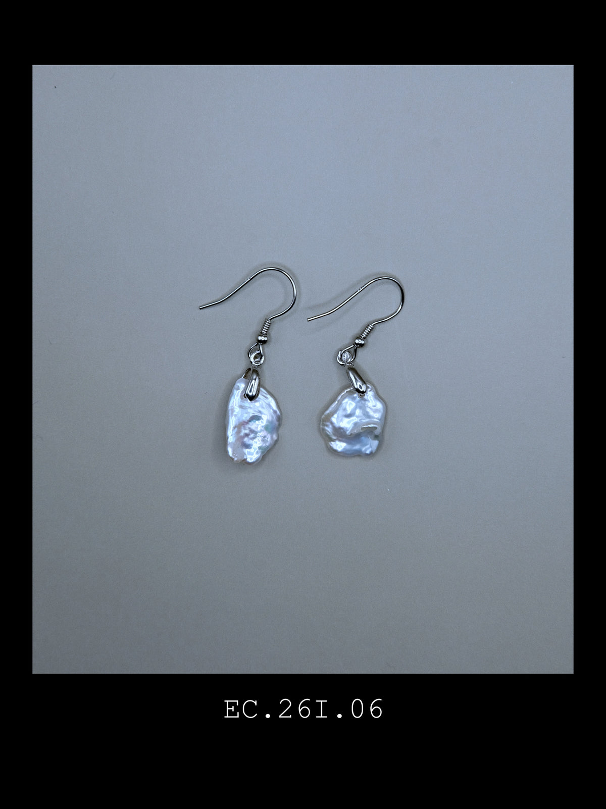 "The Éclat" | Petal Shape Baroque Pearl Drop Earrings (No. EC.260816.02)