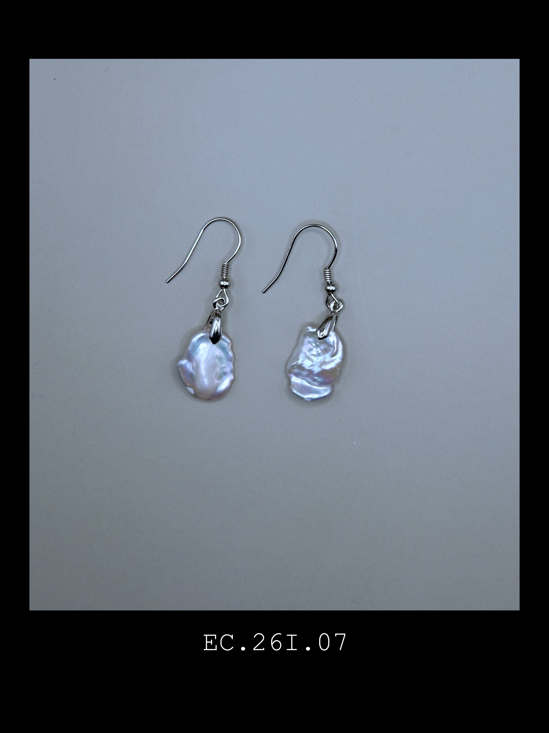 "The Éclat" | Petal Shape Baroque Pearl Drop Earrings (No. EC.260816.01)