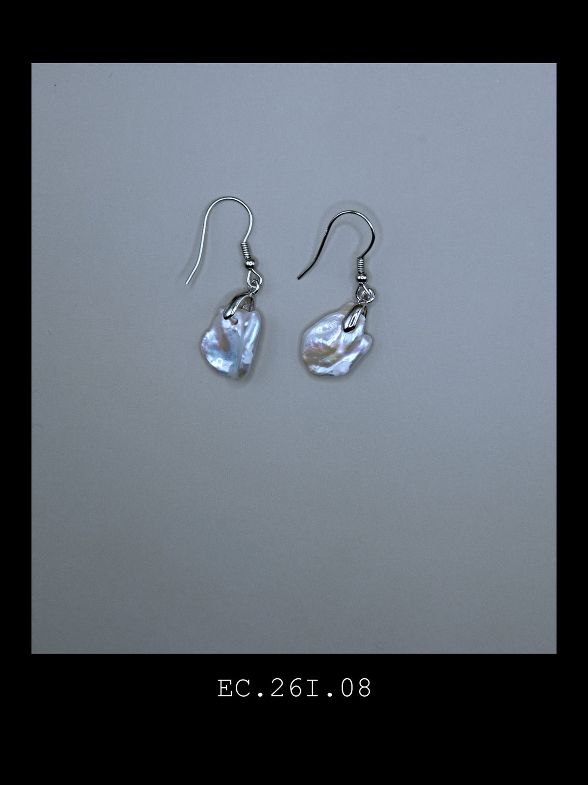 "The Éclat" | Petal Shape Baroque Pearl Drop Earrings (No. EC.260816.06)