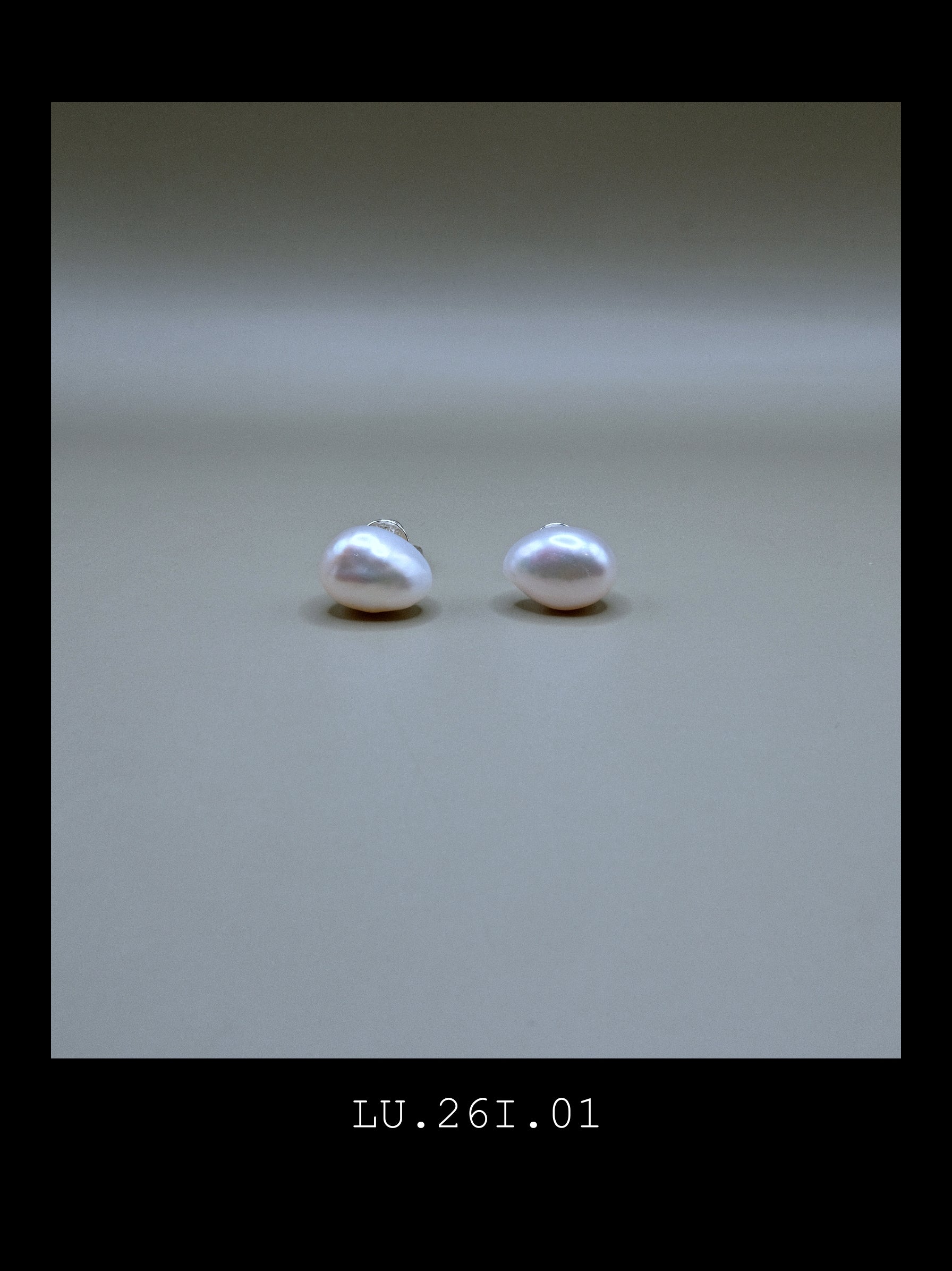 "The Lune" | Classic White Baroque Pearl Studs (No. LU.260816.01)