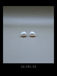 "The Lune" | Classic White Baroque Pearl Studs (No. LU.260816.03)