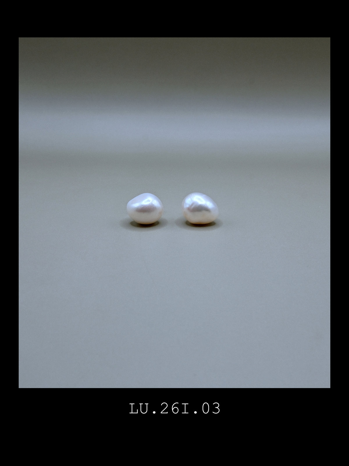 "The Lune" | Classic White Baroque Pearl Studs (No. LU.260816.03)