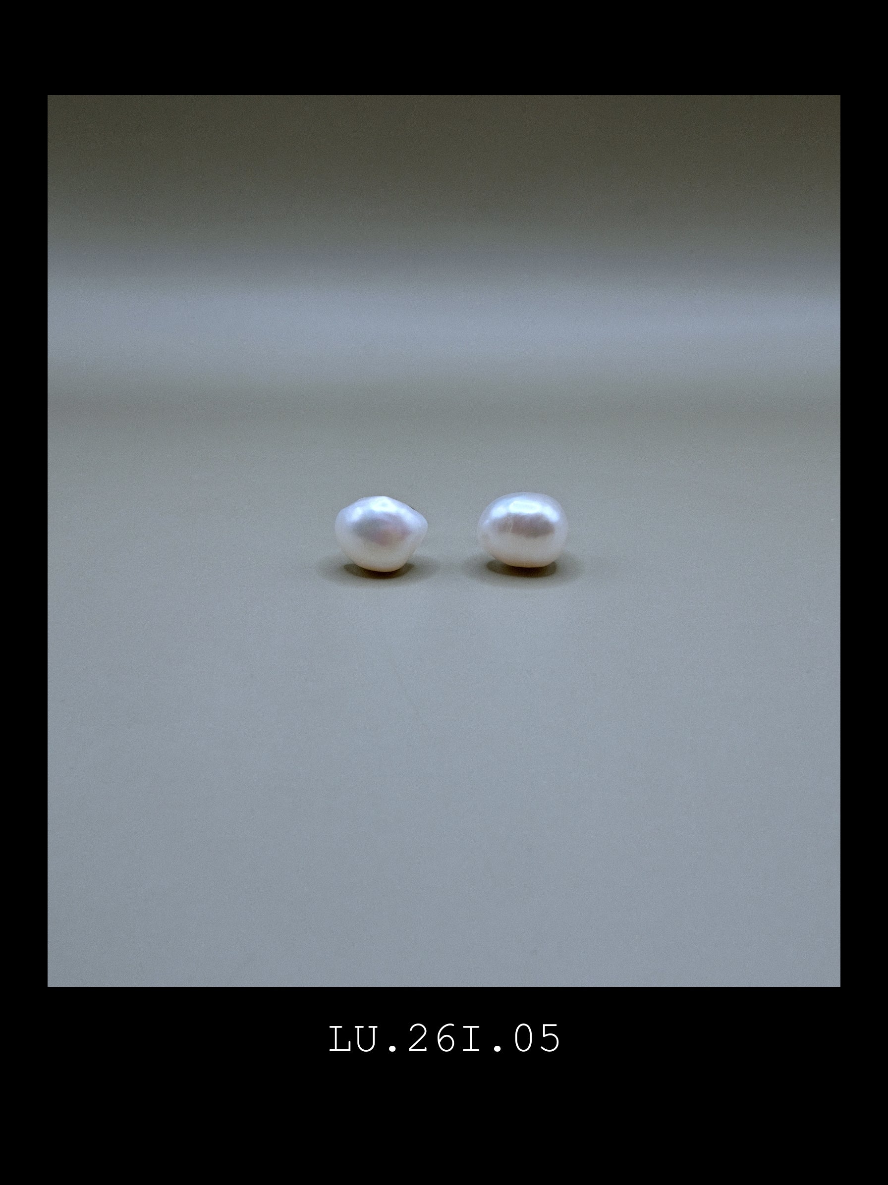 "The Lune" | Classic White Baroque Pearl Studs (No. LU.260816.06)