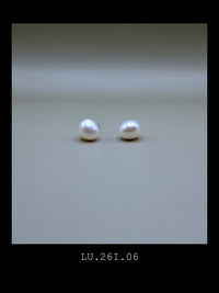 "The Lune" | Classic White Baroque Pearl Studs (No. LU.260816.05)