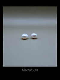 "The Lune" | Classic White Baroque Pearl Studs (No. LU.260816.07)