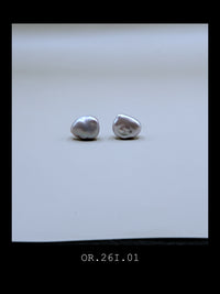"The Ore" | Silver Grey Baroque Pearl (No. OR.260816.01)