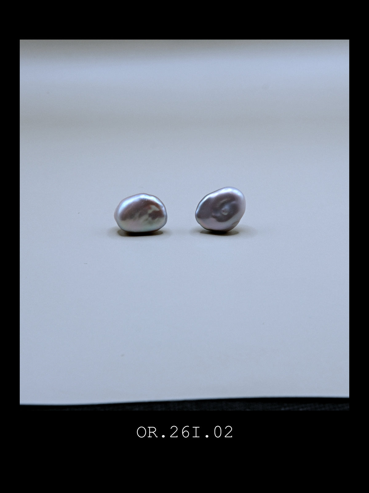 "The Ore" | Silver Grey Baroque Pearl (No. OR.260816.05)