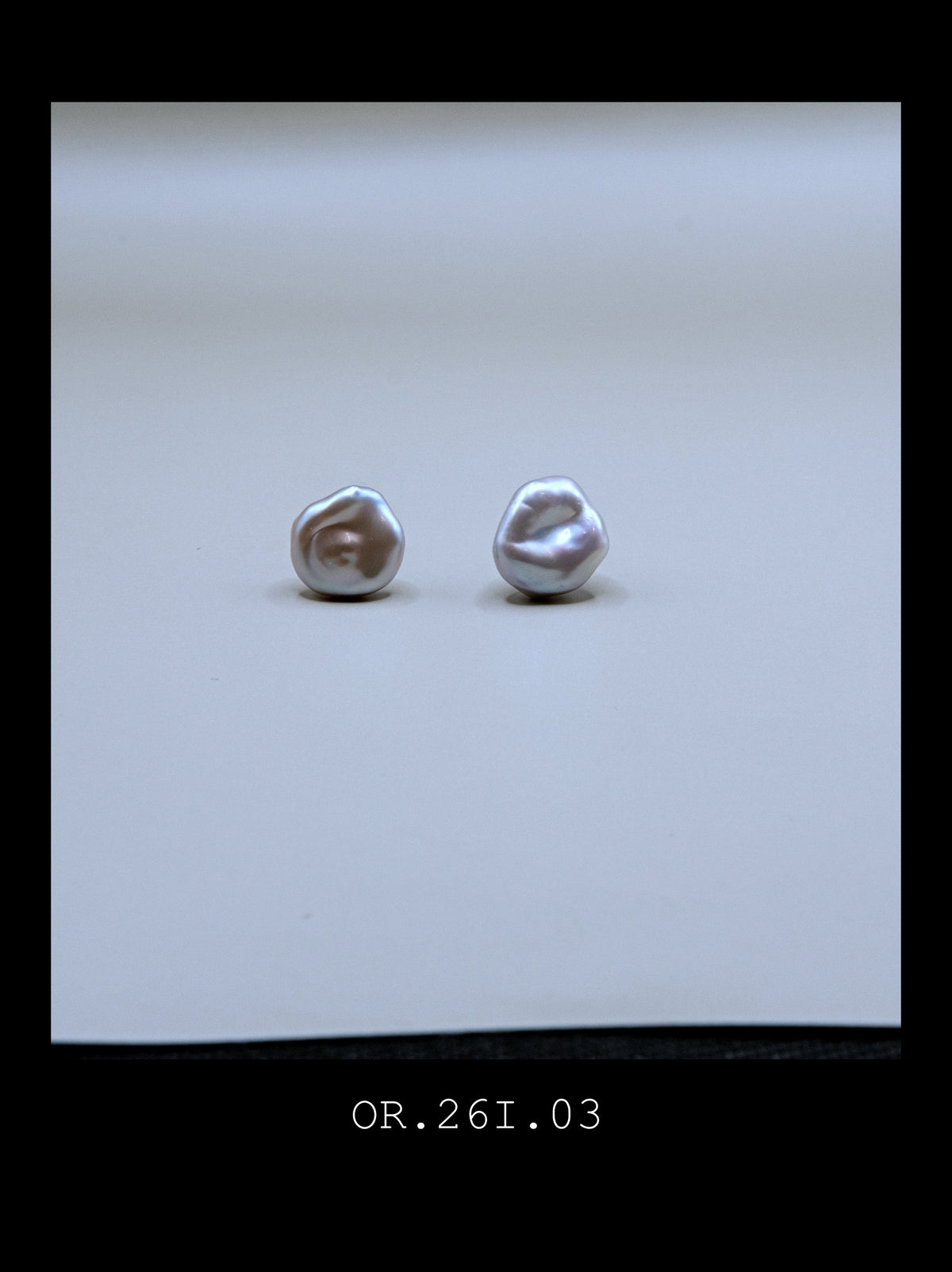 "The Ore" | Silver Grey Baroque Pearl (No. OR.260816.02)