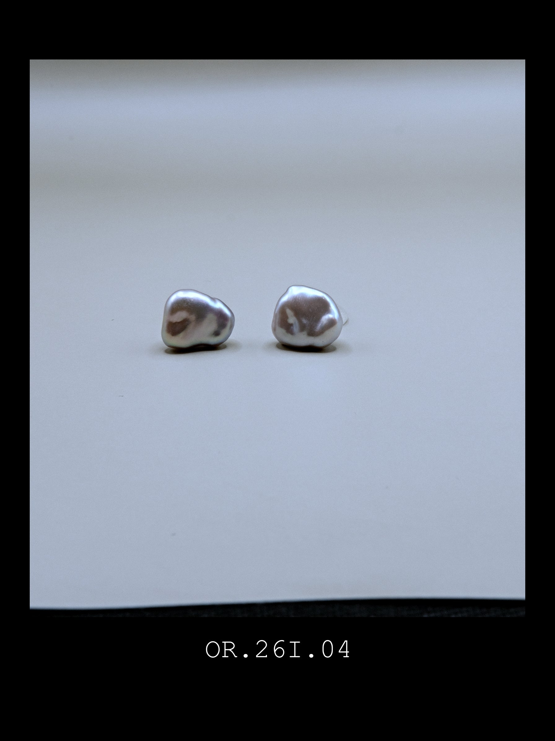 "The Ore" | Silver Grey Baroque Pearl (No. OR.260816.03)
