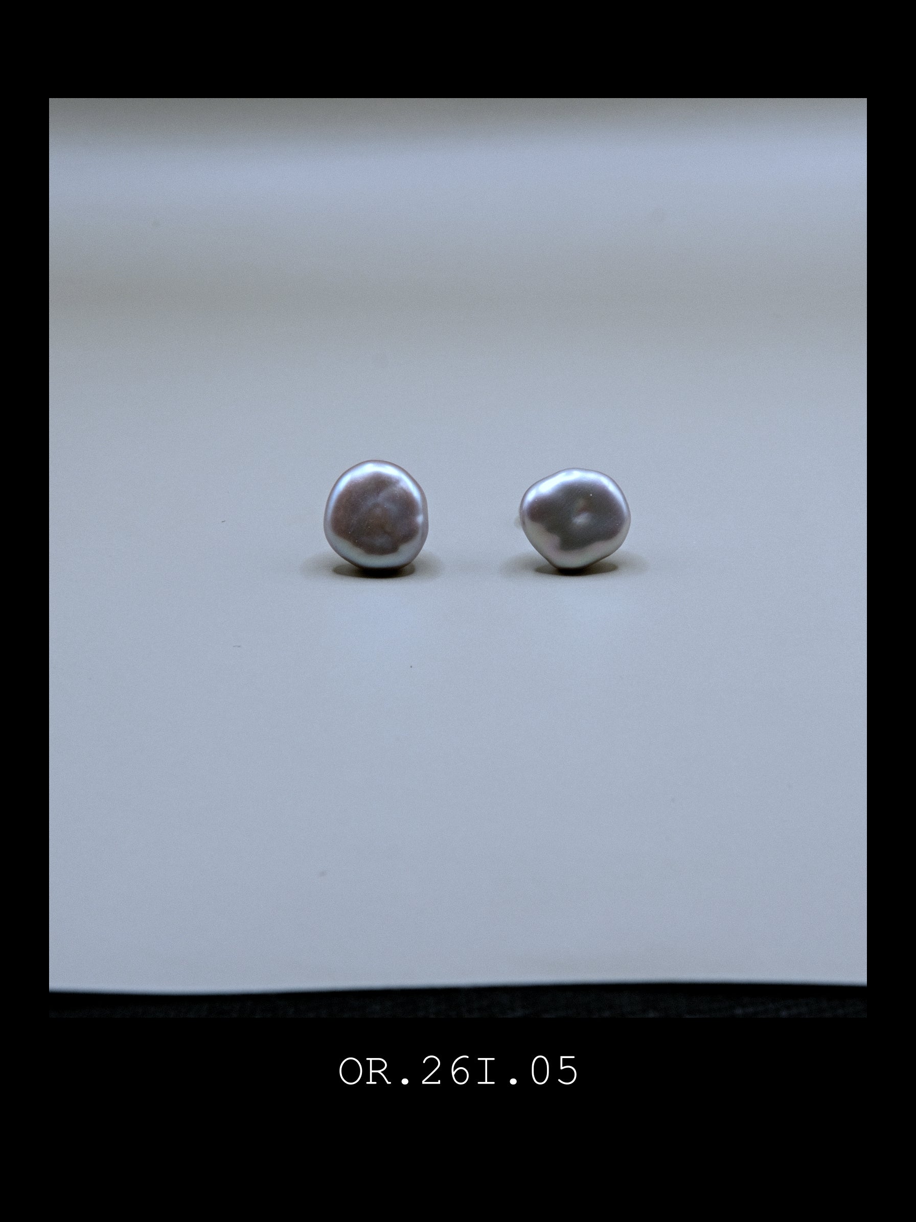 "The Ore" | Silver Grey Baroque Pearl (No. OR.260816.04)