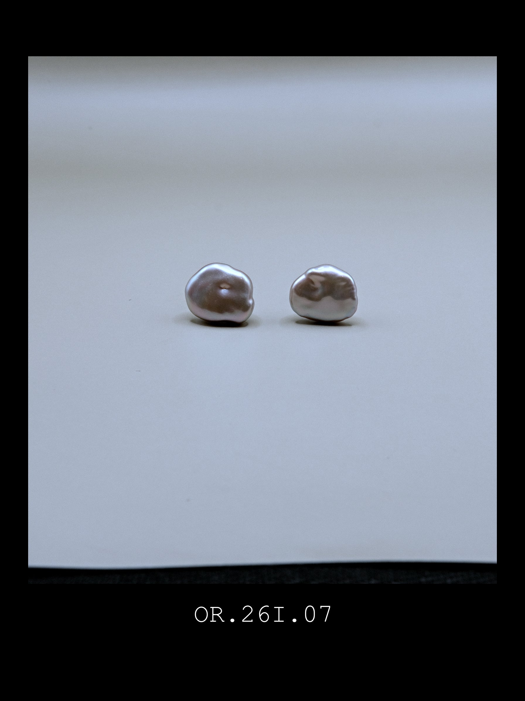 "The Ore" | Silver Grey Baroque Pearl (No. OR.260816.07)