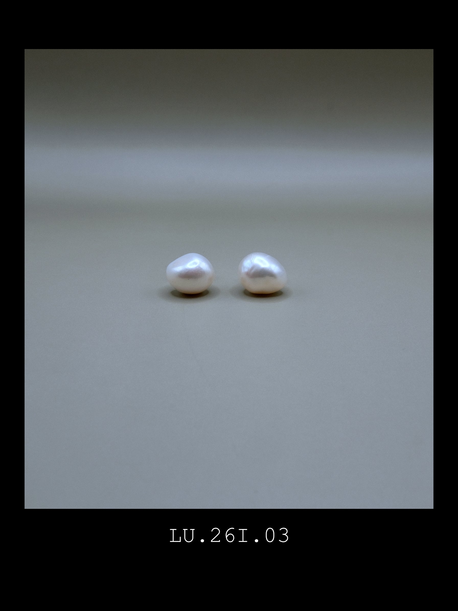 "The Lune" | Classic White Baroque Pearl Studs (No. LU.26I.03)