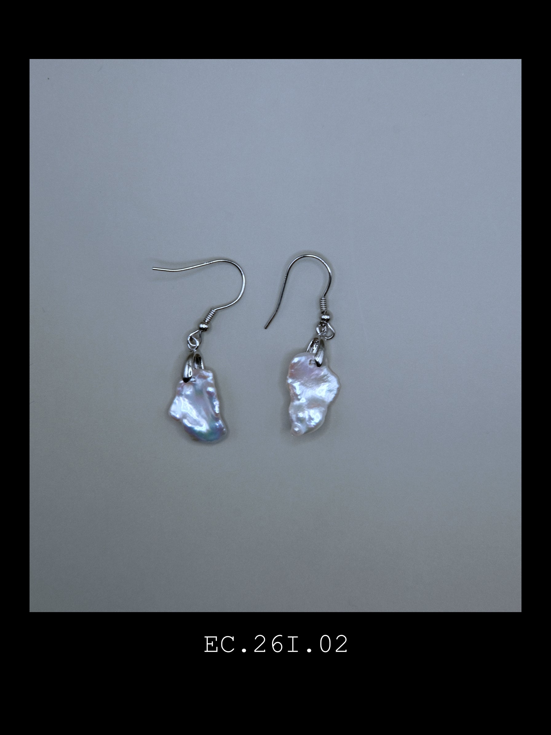"The Éclat" | Petal Shape Baroque Pearl Drop Earrings (No. EC.26I.02)